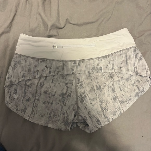 Lululemon Speed Up Shorts - Picture 1 of 3